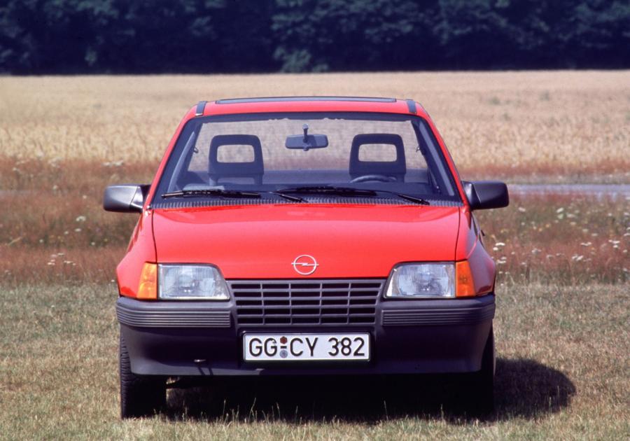  Opel Kadett GL Sedan (E) 1985 года  (фото 6 из 27)